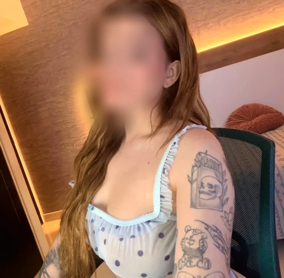 Ela, 21