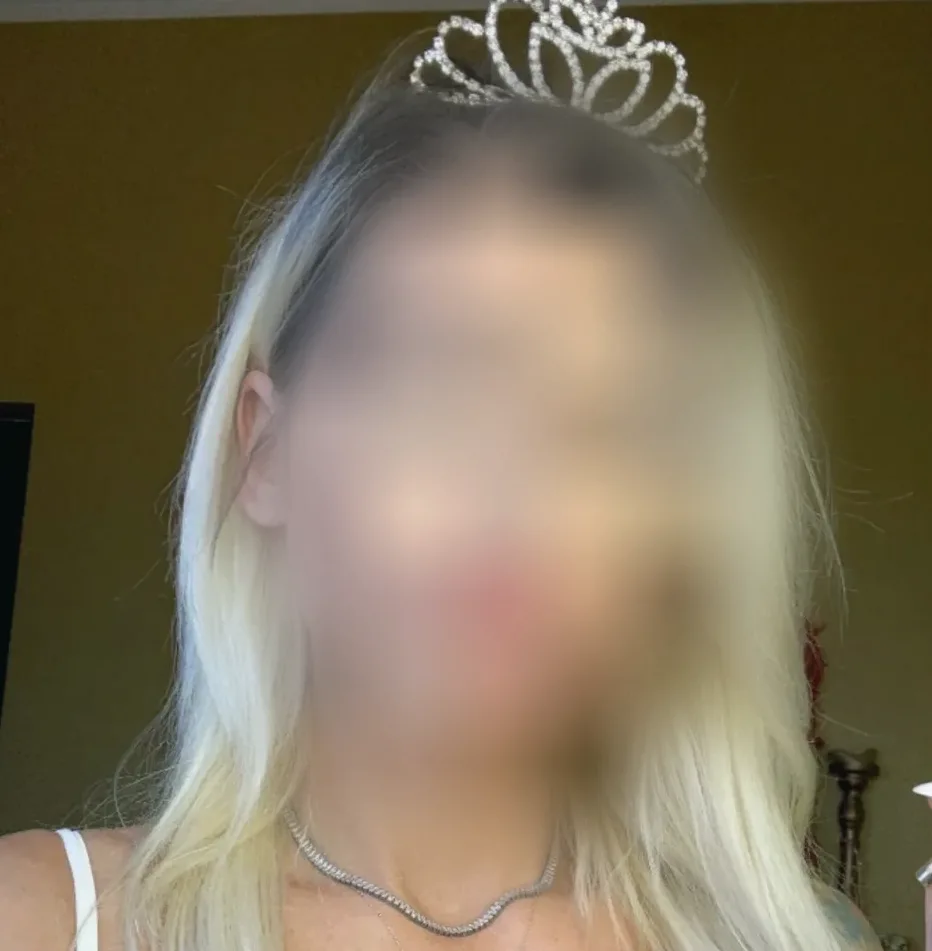 Emily, 35