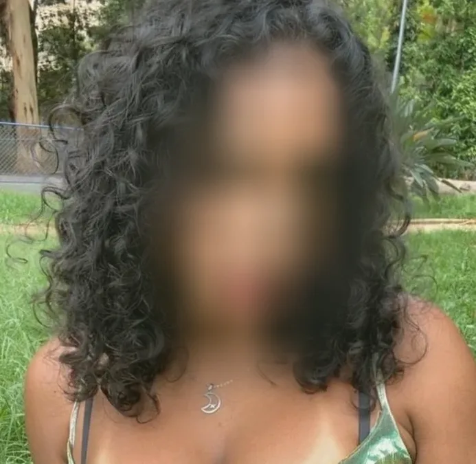 Fatma, 24