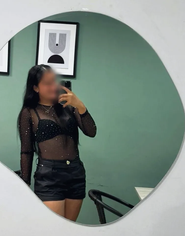 Fiona, 24