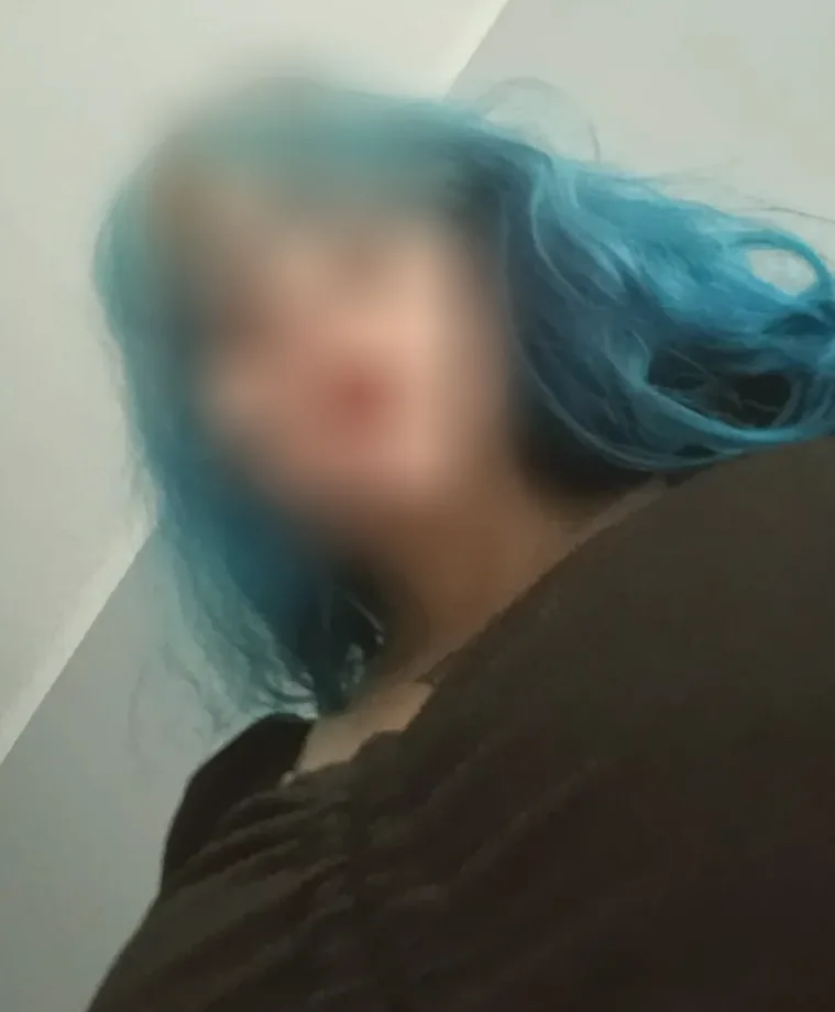 Isabell, 22
