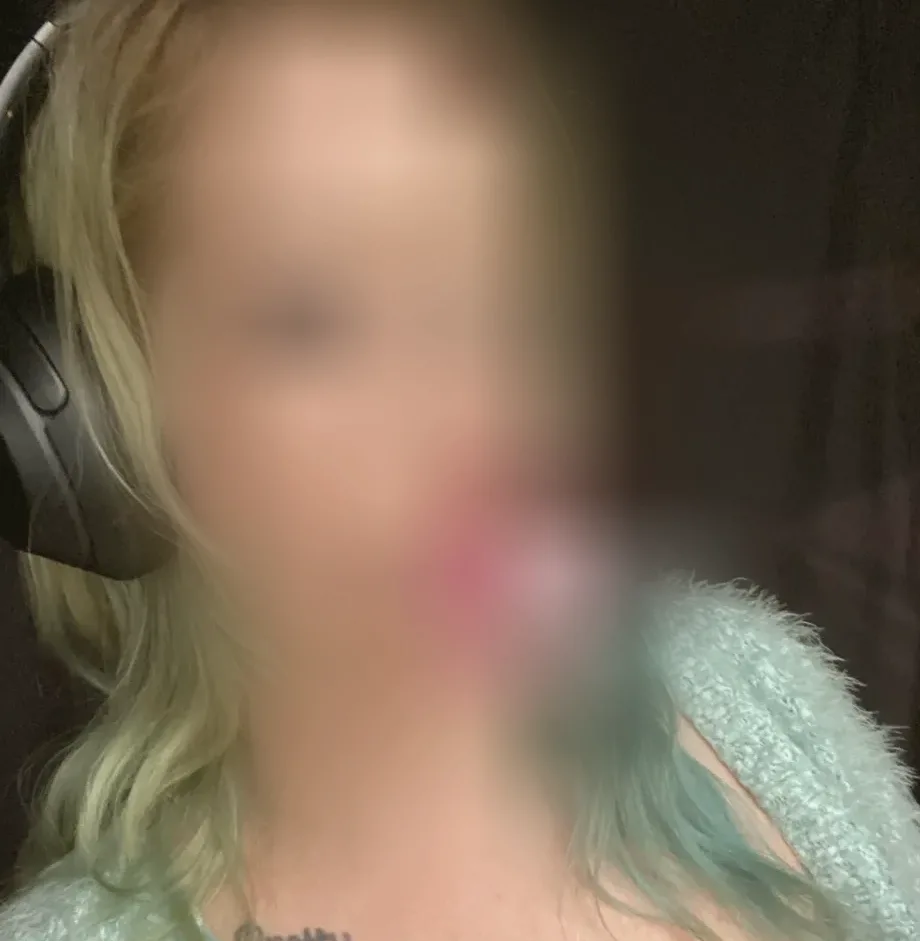 Isabell, 35
