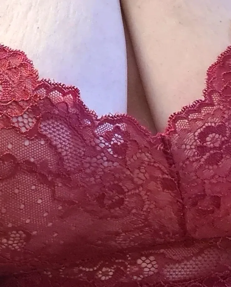 Sandra, 32