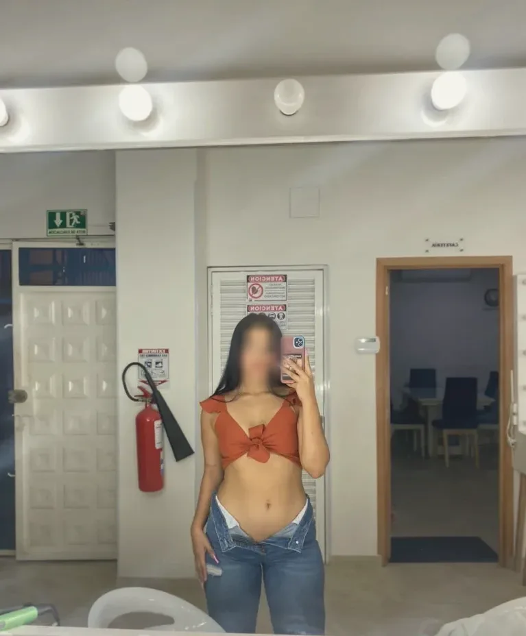 Simone, 22