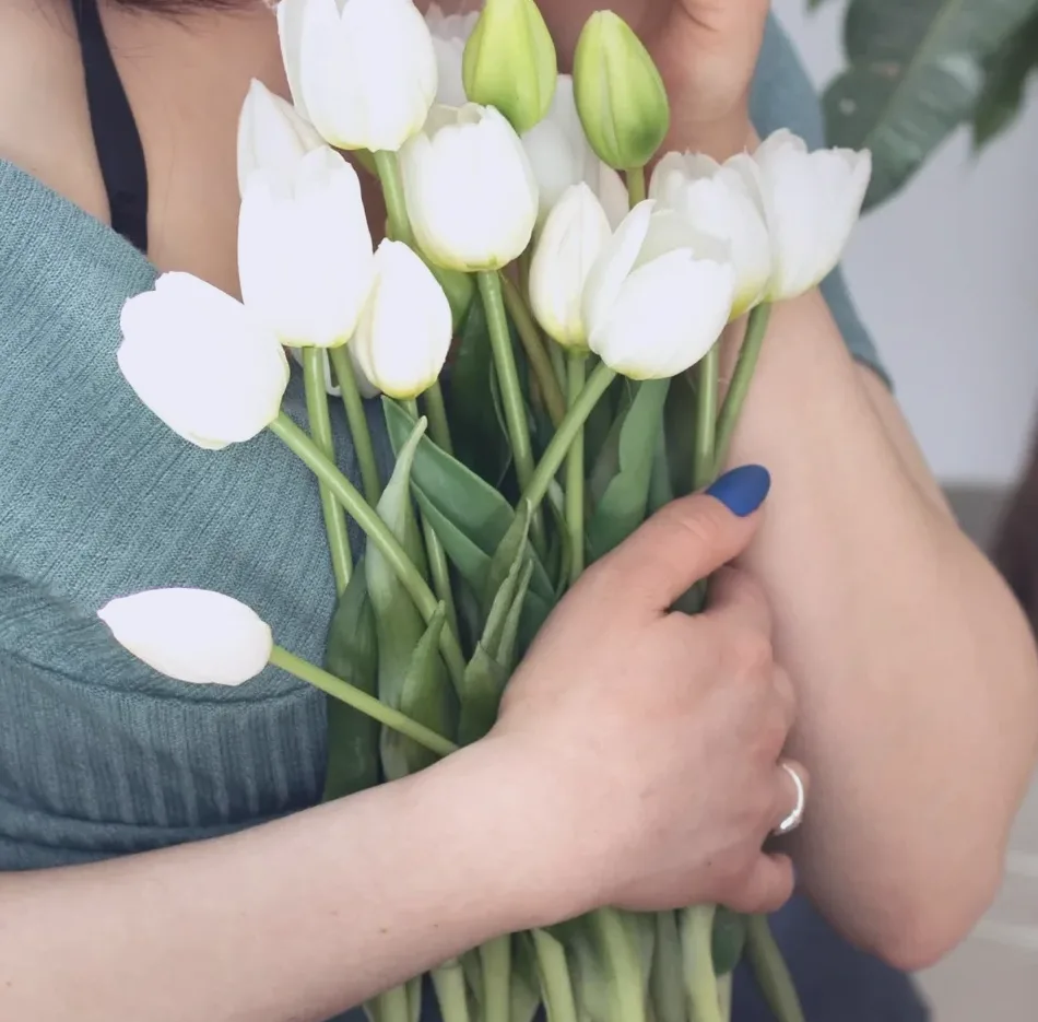 Zeynep, 23